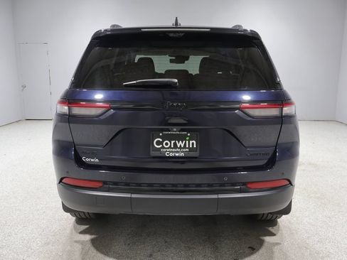 Certified 2023 Jeep Grand Cherokee Limited w/ Luxury Tech Group II AWD/4WD image 4
