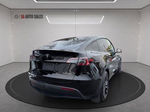 Used 2023 Tesla Model Y Performance image 5