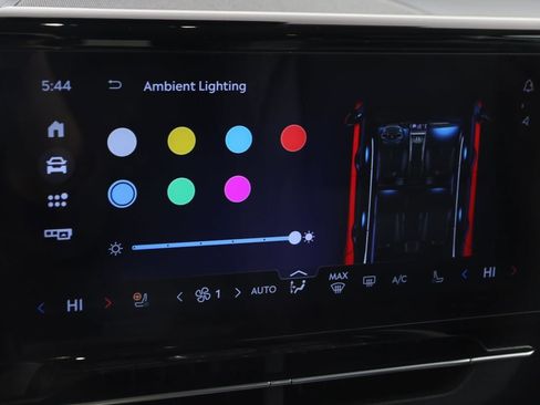 Used 2025 Lincoln Nautilus Premier image 36