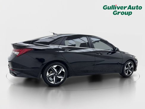Used 2022 Hyundai Elantra Limited FWD image 9
