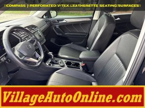 Used 2022 Volkswagen Tiguan SE w/ Panoramic Sunroof Package AWD/4WD image 15