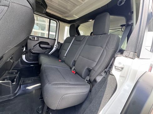 Used 2022 Jeep Wrangler Unlimited Sport image 23