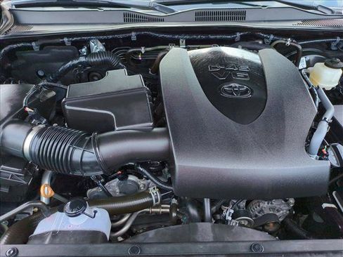 Used 2023 Toyota Tacoma SR5 RWD image 21
