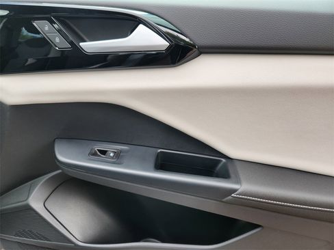 New 2025 Volkswagen Taos S image 21