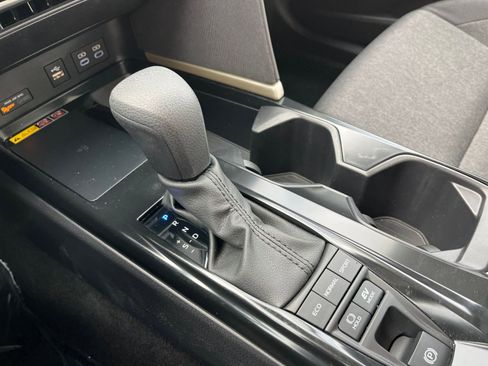 Used 2025 Toyota Camry LE image 40