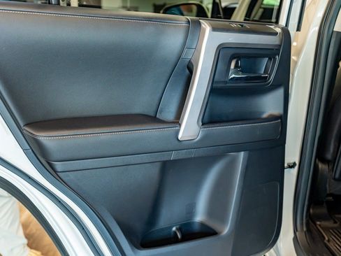 Used 2020 Toyota 4Runner Limited AWD/4WD image 37