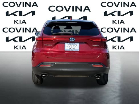 Used 2022 Toyota Venza LE image 7