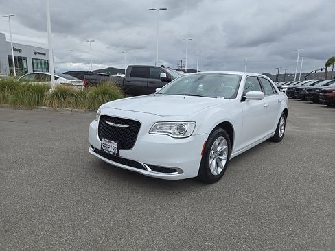 Certified 2023 Chrysler 300 Touring image 4