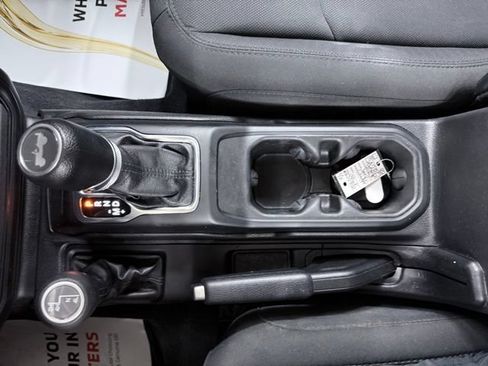 Used 2023 Jeep Wrangler Unlimited Sport AWD/4WD image 21