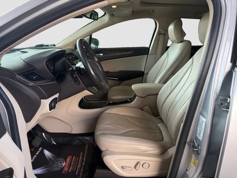 Used 2018 Lincoln MKC Reserve w/ Lincoln MKC Climate Package AWD/4WD image 12