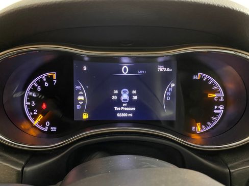 Used 2017 Jeep Grand Cherokee Limited image 19