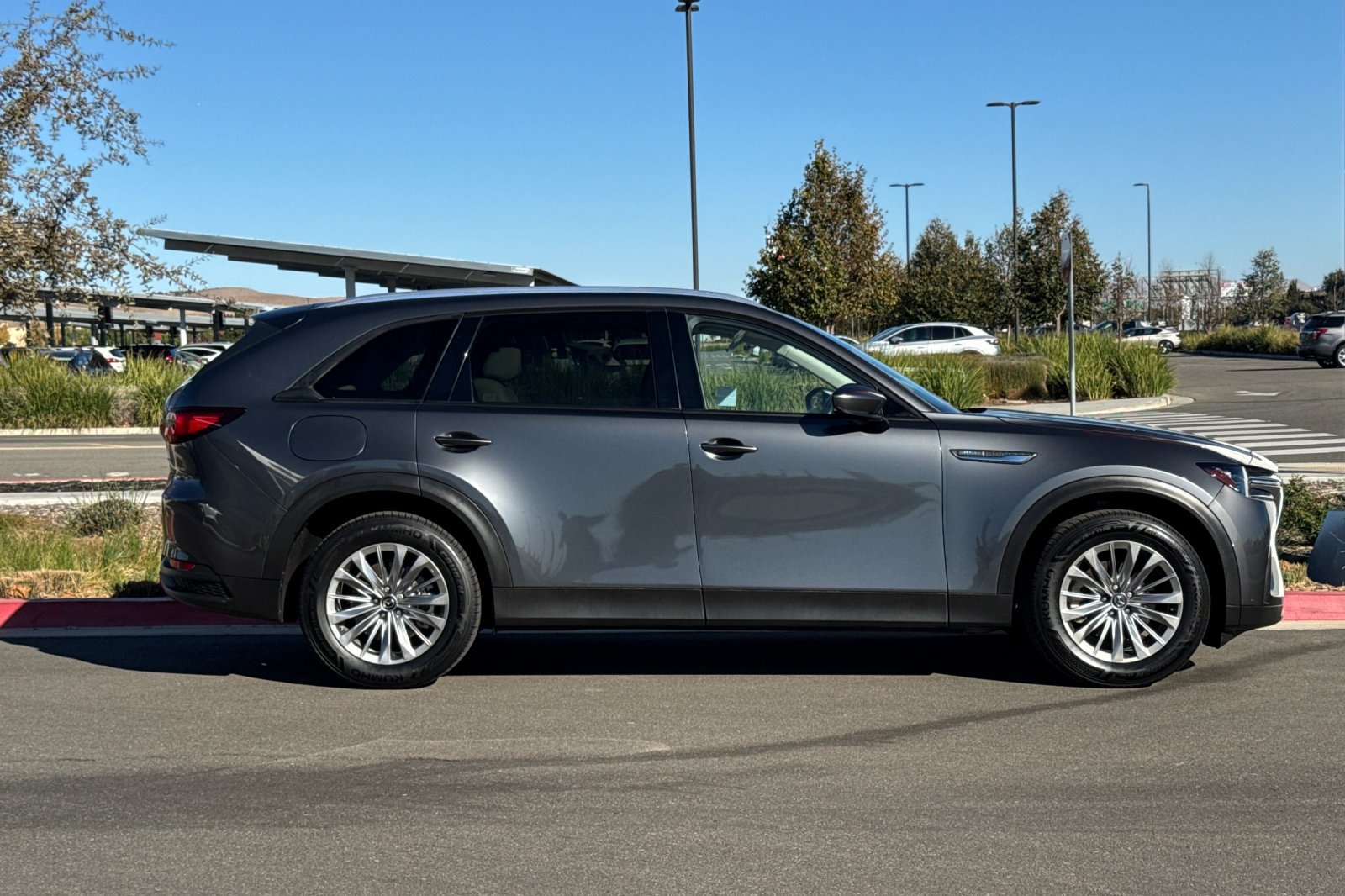 Used 2024 MAZDA CX-90 Plug-In Hybrid w/ Preferred AWD/4WD image 3