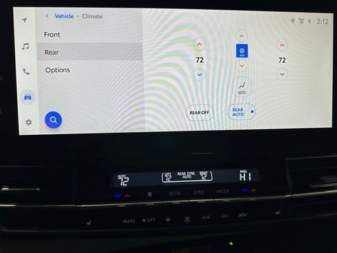 Used 2025 Toyota Sienna XLE image 33