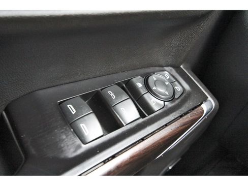 Used 2020 GMC Sierra 1500 SLT RWD image 20
