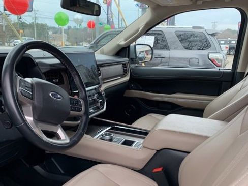 Certified 2024 Ford Expedition Limited image 12