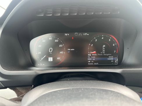 Used 2016 Volvo XC90 T6 Momentum w/ Protection Package Plus image 9