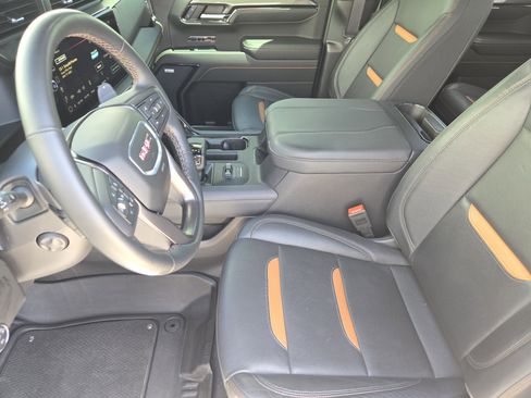 Used 2024 GMC Sierra 1500 AT4 w/ Technology Package AWD/4WD image 16