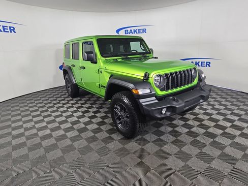 Used 2025 Jeep Wrangler Unlimited Sport AWD/4WD image 1