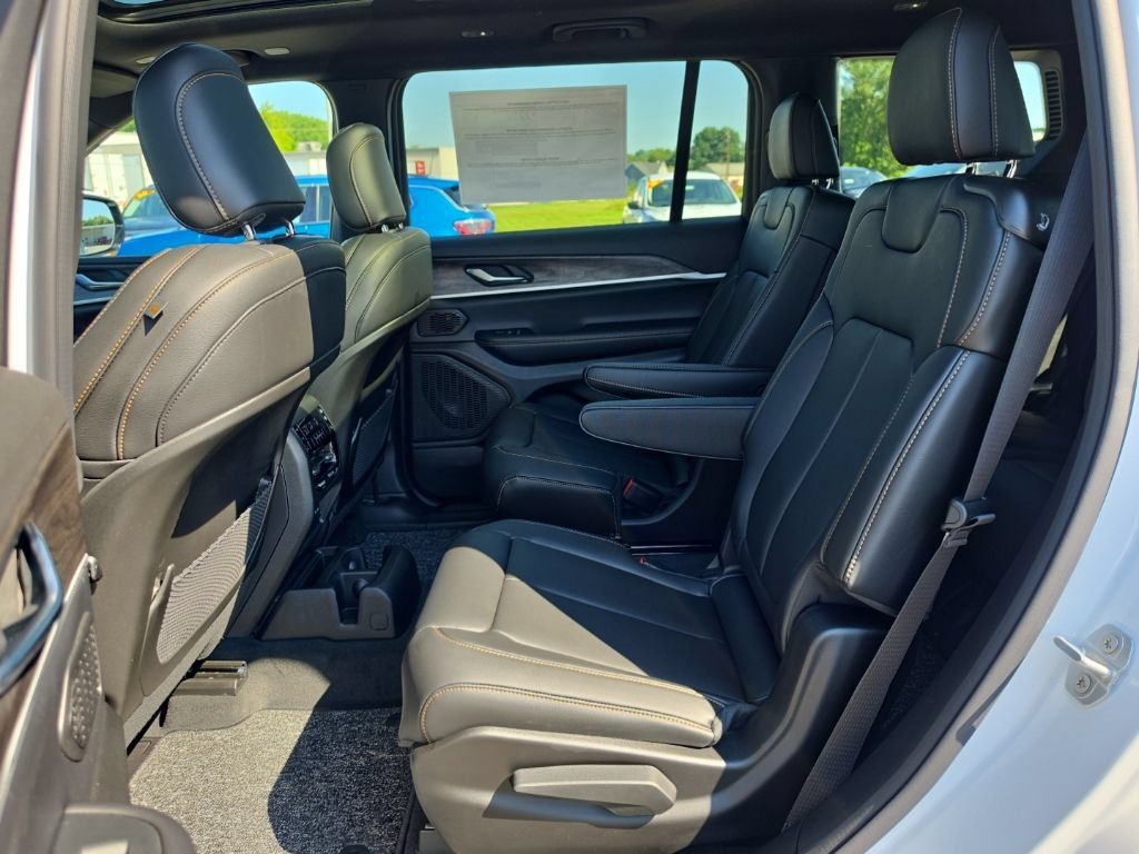 New 2026 Jeep Grand Cherokee L Limited AWD/4WD image 20