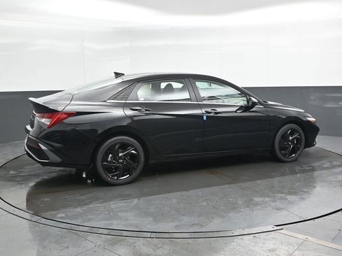 New 2026 Hyundai Elantra SEL Sport Premium FWD image 2