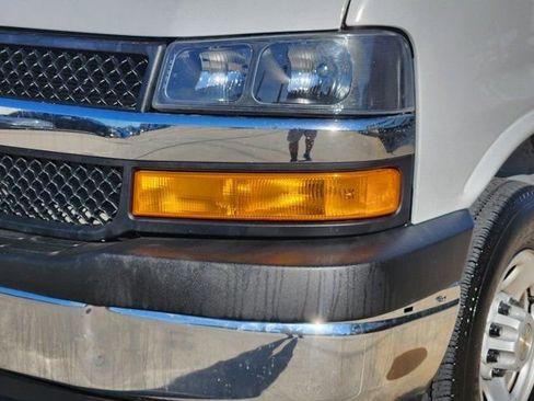 Used 2025 Chevrolet Express 3500 w/ Power Convenience Package image 16