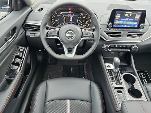 Certified 2025 Nissan Altima 2.5 SR AWD/4WD image 13