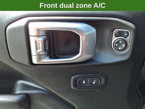 Used 2022 Jeep Wrangler Unlimited Rubicon w/ Cold Weather Group AWD/4WD image 21