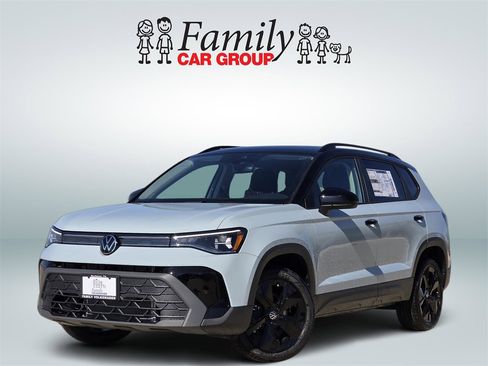 New 2026 Volkswagen Taos SE image 1