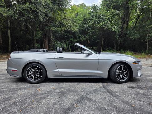 Used 2022 Ford Mustang Premium RWD image 37