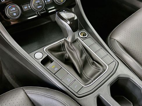 Used 2024 Volkswagen Jetta SE w/ Panoramic Sunroof Package FWD image 24