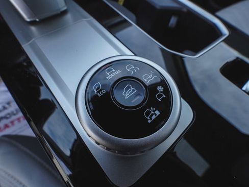 New 2026 Mitsubishi Outlander SEL image 31