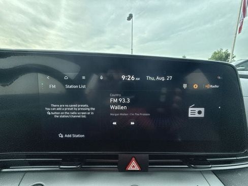 Used 2025 Hyundai Elantra Limited FWD image 16