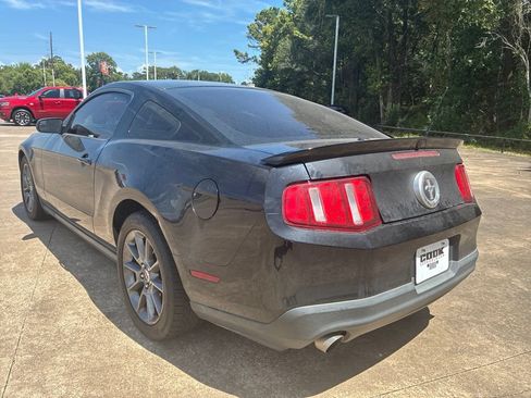 Used 2011 Ford Mustang Premium w/ 203A Rapid Spec Order Code RWD image 3