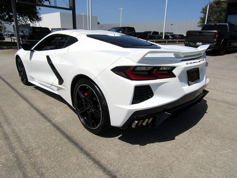 Used 2022 Chevrolet Corvette Stingray Preferred Cpe w/ Z51 Performance Package RWD image 7