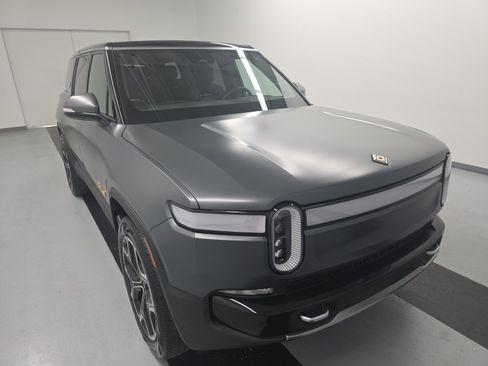 Used 2024 Rivian R1S Adventure AWD/4WD image 7