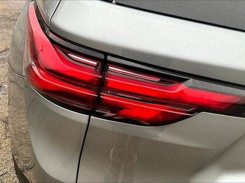 Certified 2023 Chevrolet Traverse LT image 24