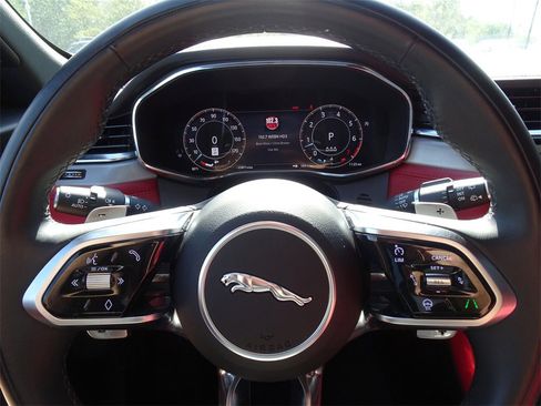 Used 2024 Jaguar F-PACE R-Dynamic S image 19