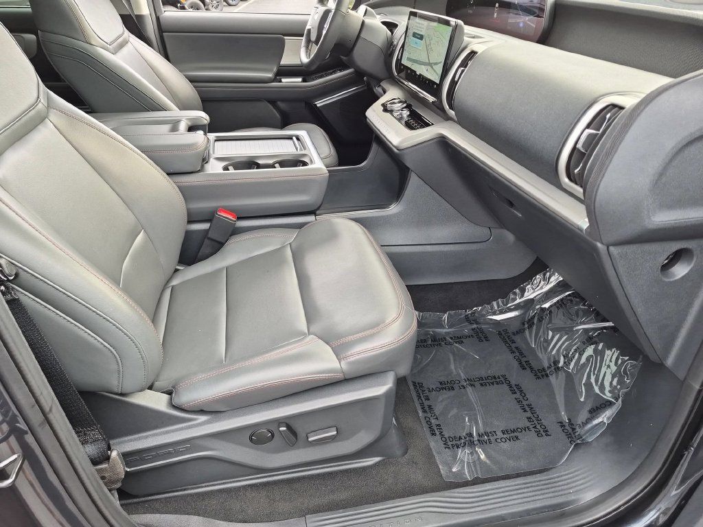 Used 2025 Ford Expedition Active AWD/4WD image 35