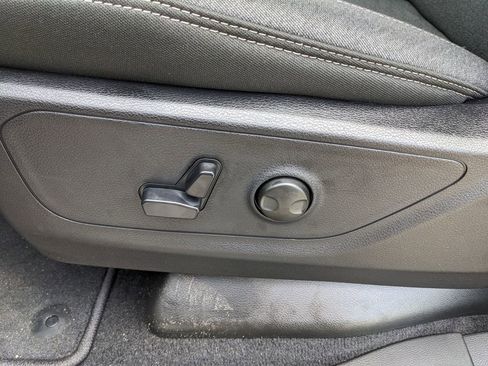 Used 2026 RAM 1500 4x4 Crew Cab image 52