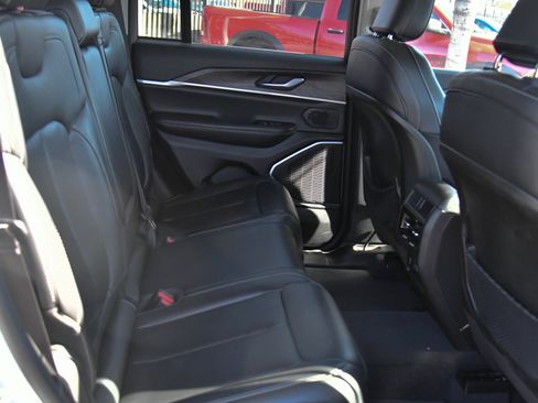 Used 2023 Jeep Grand Cherokee 4WD 4xe image 51