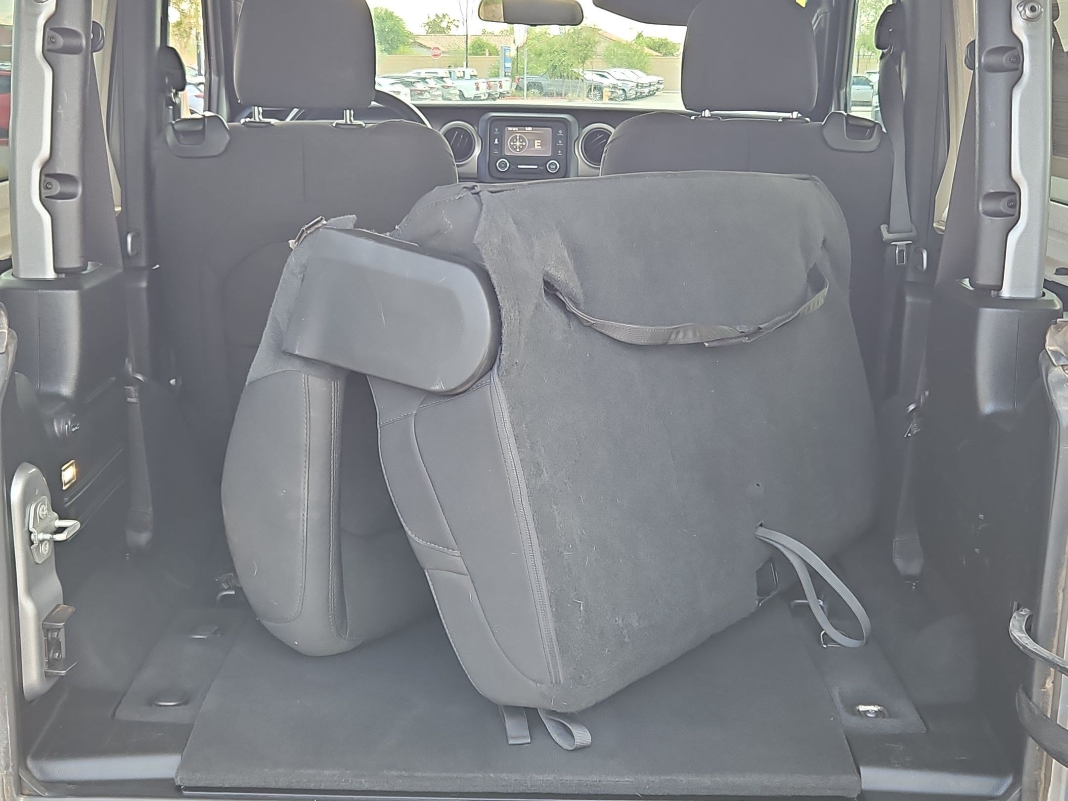 Used 2020 Jeep Wrangler Sport AWD/4WD image 31