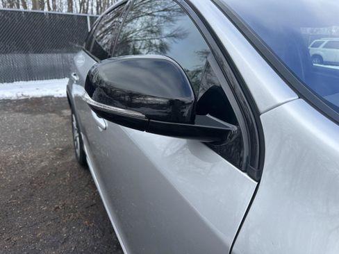 Used 2017 Volvo V60 T5 Cross Country w/ Convenience Package image 8