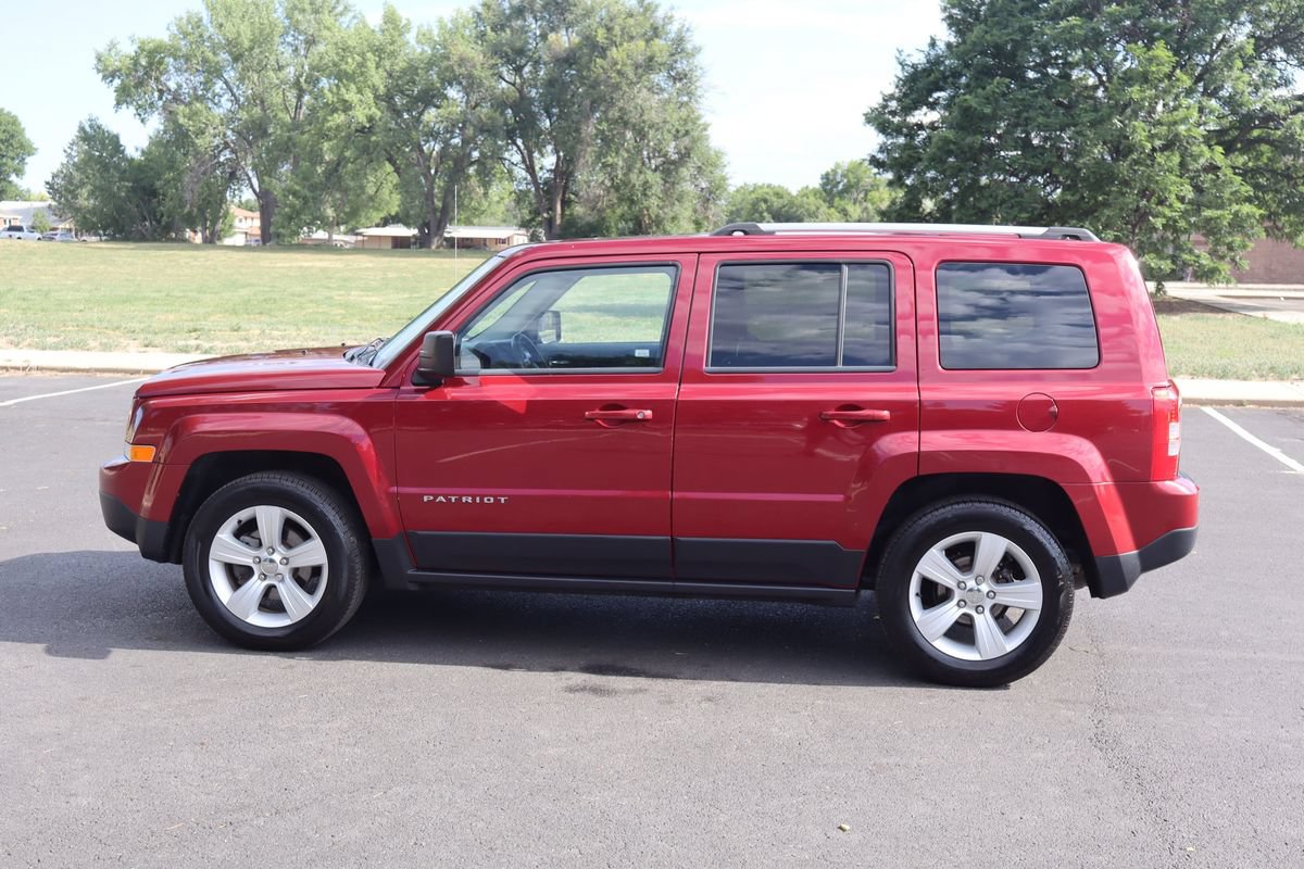Used 2015 Jeep Patriot Limited w/ Sun/Sound Group FWD image 9