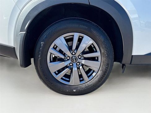 Used 2024 Nissan Pathfinder SV w/ SV Premium Package image 36