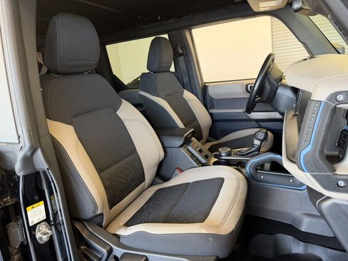 Used 2022 Ford Bronco Wildtrak image 39