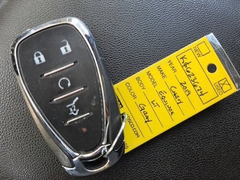 Used 2019 Chevrolet Equinox LT w/ Driver Convenience Package image 16