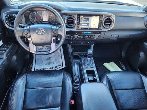 Used 2020 Toyota Tacoma image 12