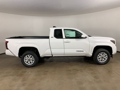 New 2026 Toyota Tacoma SR5 image 7