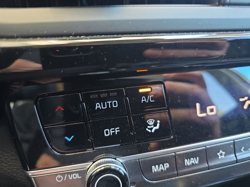 Used 2024 Kia Seltos S FWD image 16