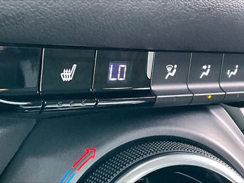 Used 2019 Chevrolet Blazer LT FWD image 35